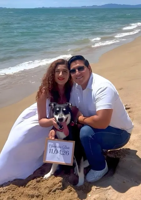 Karla y Martín en la playa